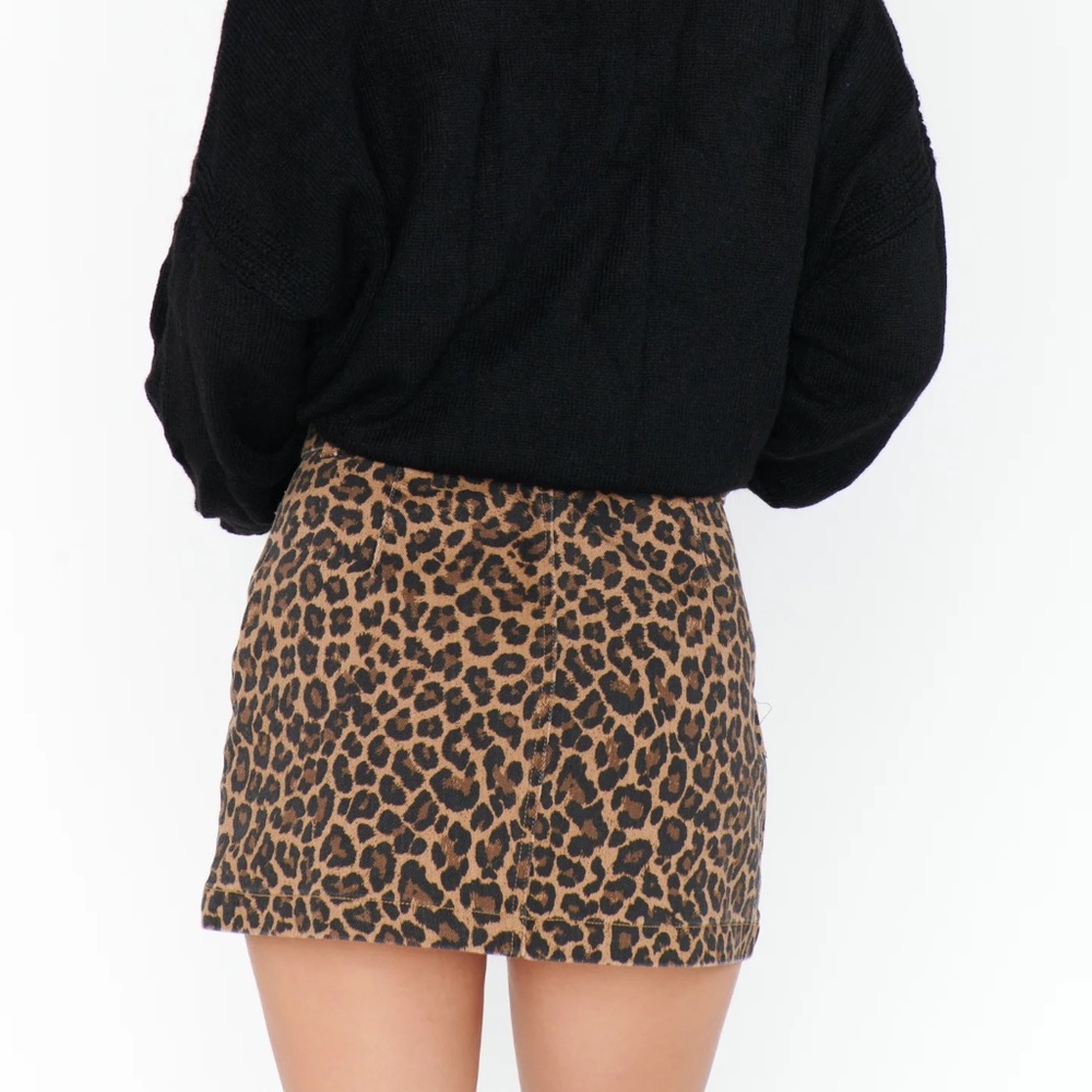 Show Me Your Mumu Tyra Belted Mini Skirt in Leopard Latte | Size Medium - Picture 13 of 15